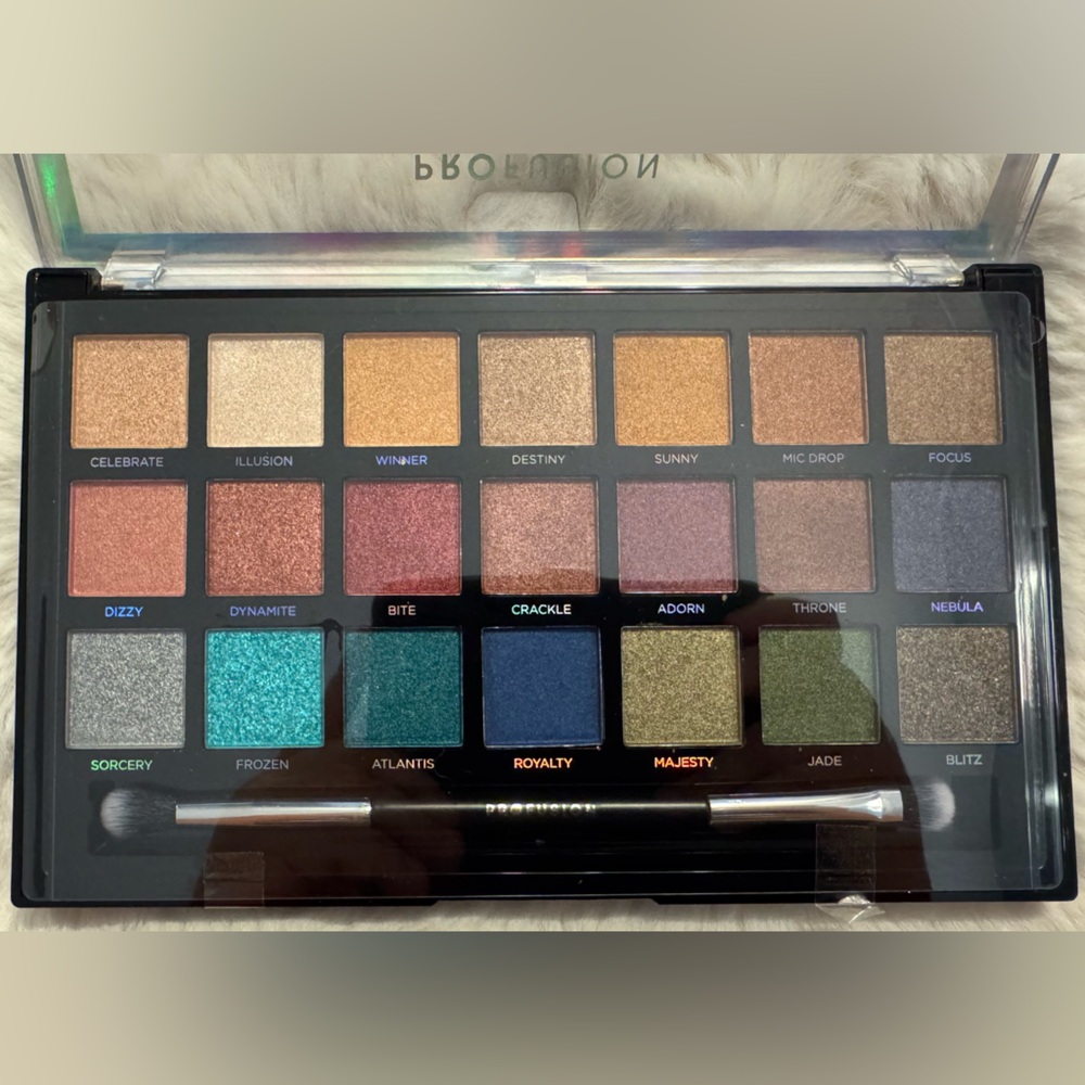 Profusion Shimmers Eyeshadow Palette - Vibrant Shades